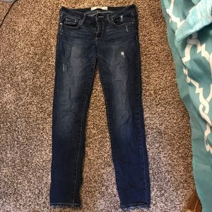 Abercrombie and fitch jeans 4 short- 27 w and 29 L