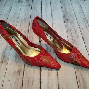 NWOT Asian inspired red heels