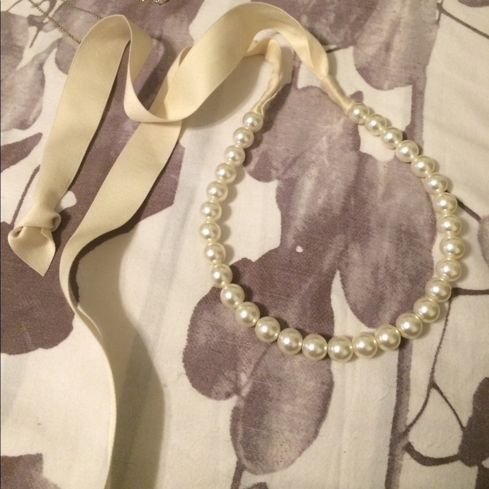 Pearl headband. Flower girl head band