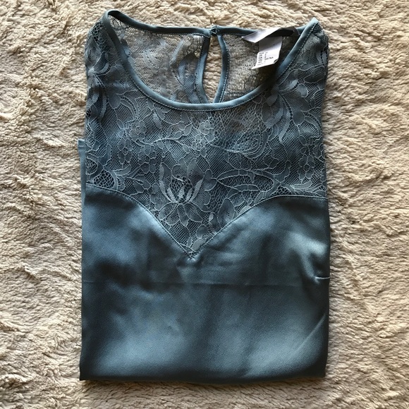 ๐ H&M Satin and Lace Blouse โฃ๏ธ - Picture 3 of 4