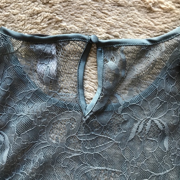 ๐ H&M Satin and Lace Blouse โฃ๏ธ - Picture 4 of 4