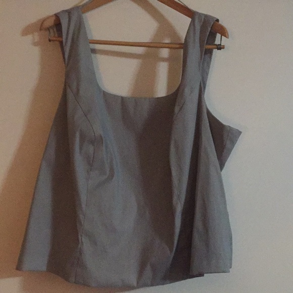 SOLD Elegant Jacket & Tank Set - Picture 5 of 6