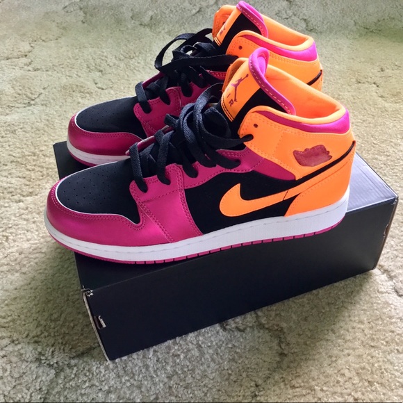 🍭NIKE AIR JORDAN Retro 1 Pink Black Orange🍭 - Picture 4 of 8