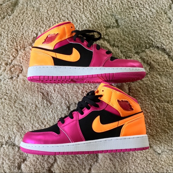 🍭NIKE AIR JORDAN Retro 1 Pink Black Orange🍭 - Picture 2 of 8