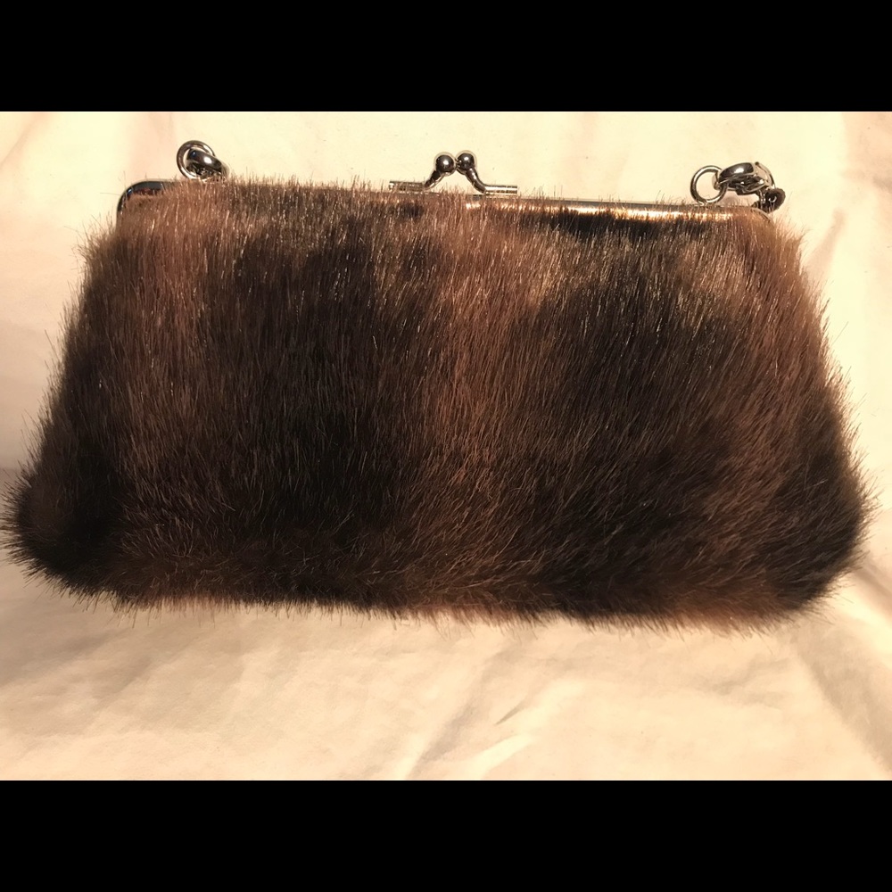Faux fur evening bag. - Picture 2 of 6