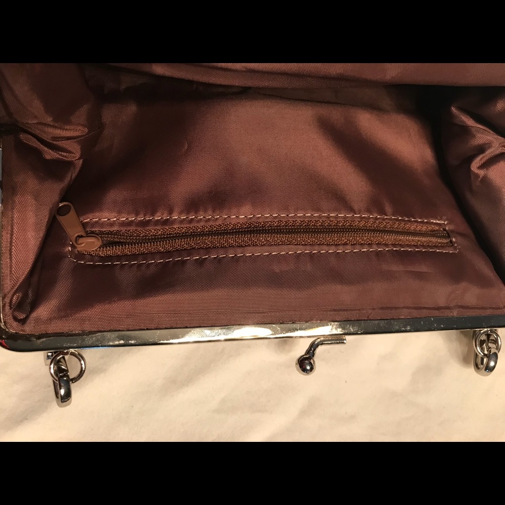 Faux fur evening bag. - Picture 4 of 6