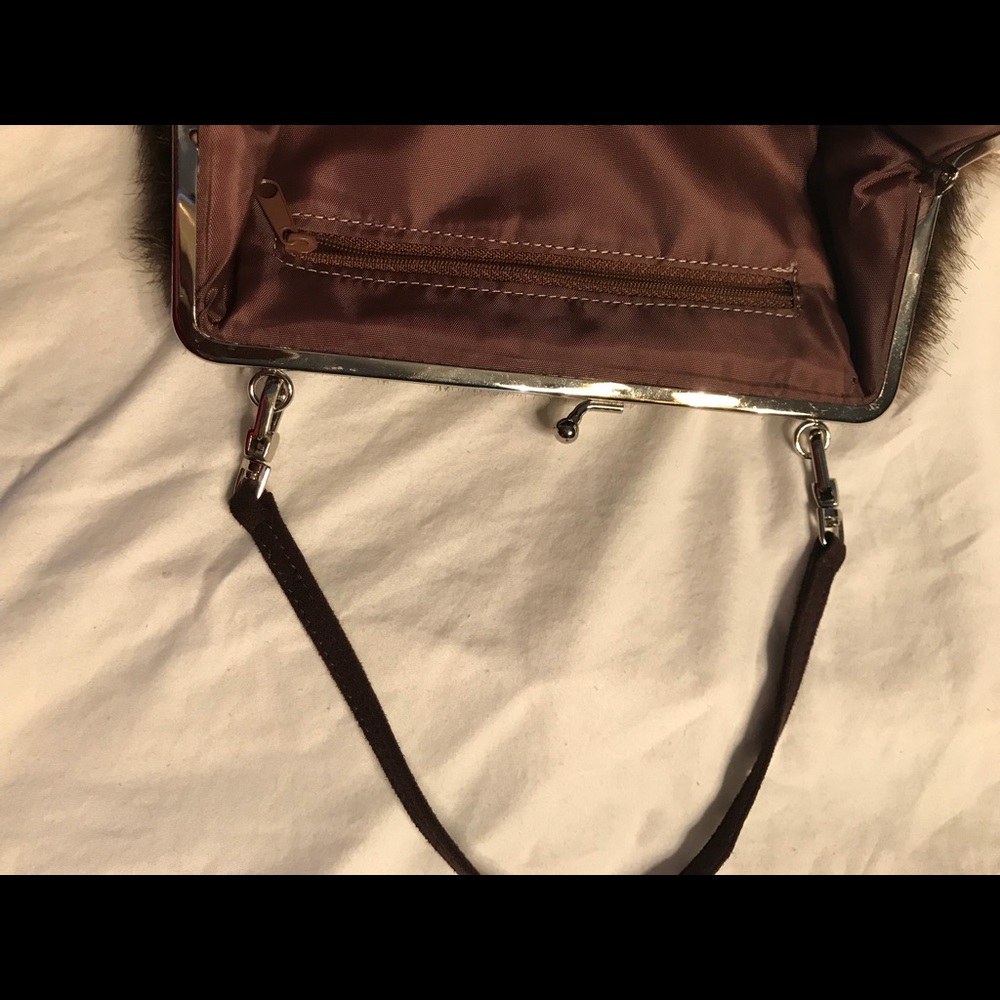 Faux fur evening bag. - Picture 5 of 6