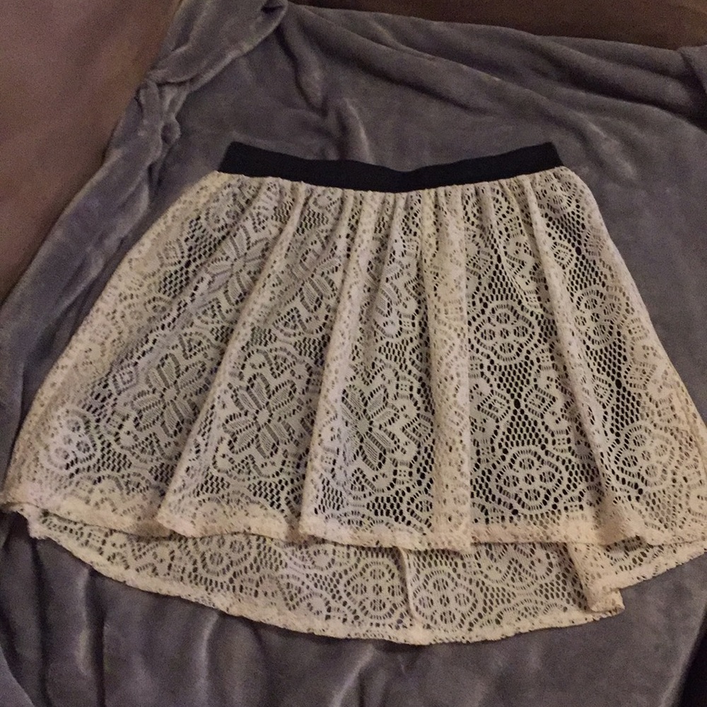 Lined lace skirt