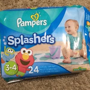 Swimming diapers