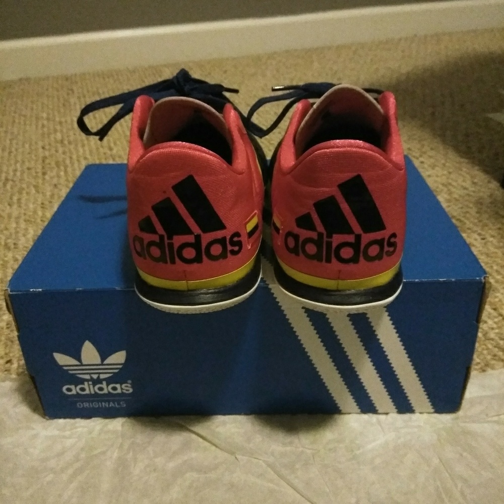 MEN'S GENUINE ADIDAS SNEAKERS - Picture 2 of 6