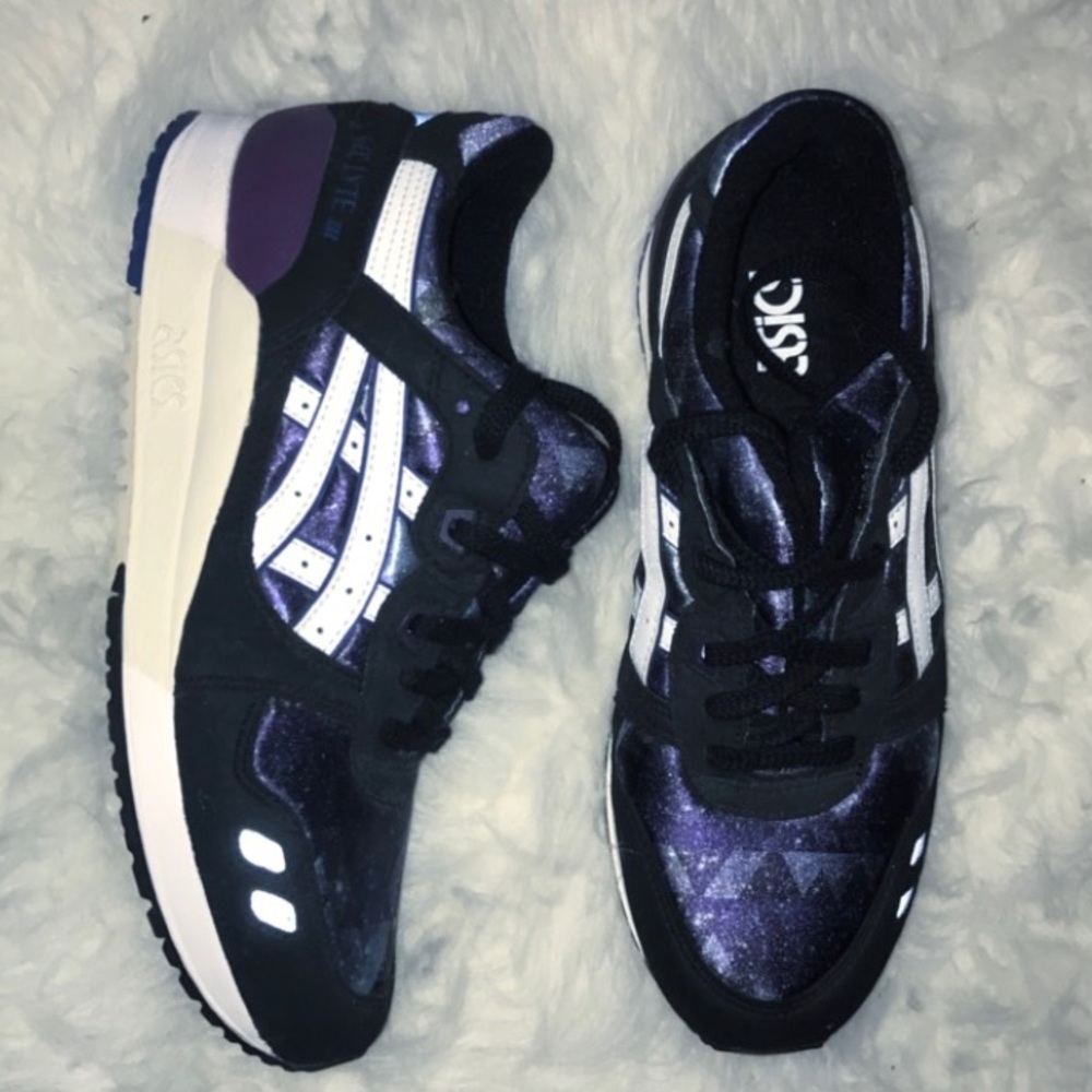 Size 6 asics sneakers