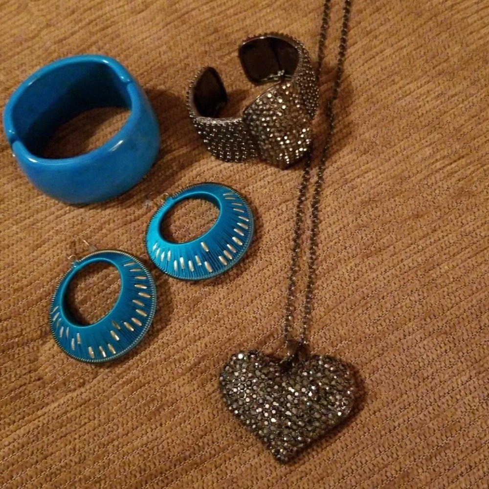 Bracelet earrings and necklace sets