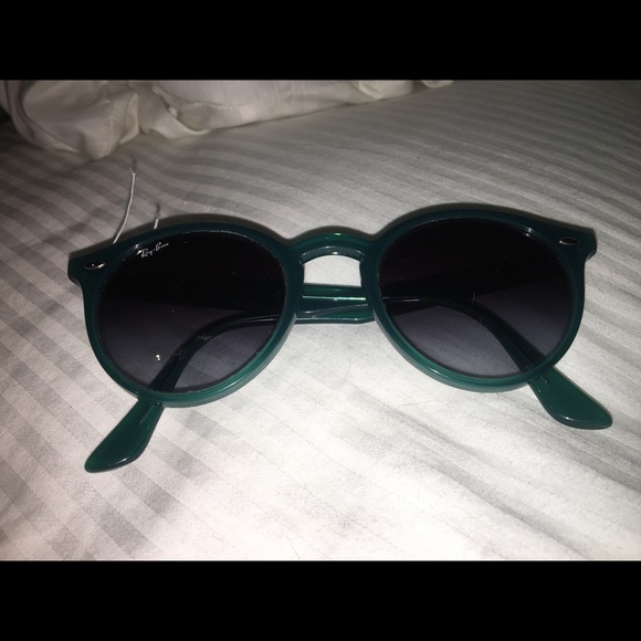 Greenish turquoise Ray Bans