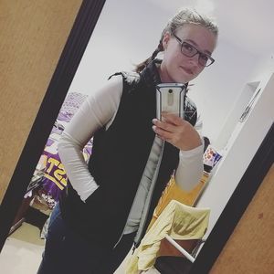 Meet your Posher, Caity