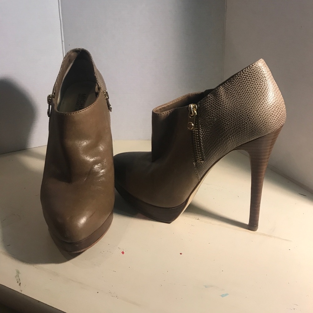 Ankle boots