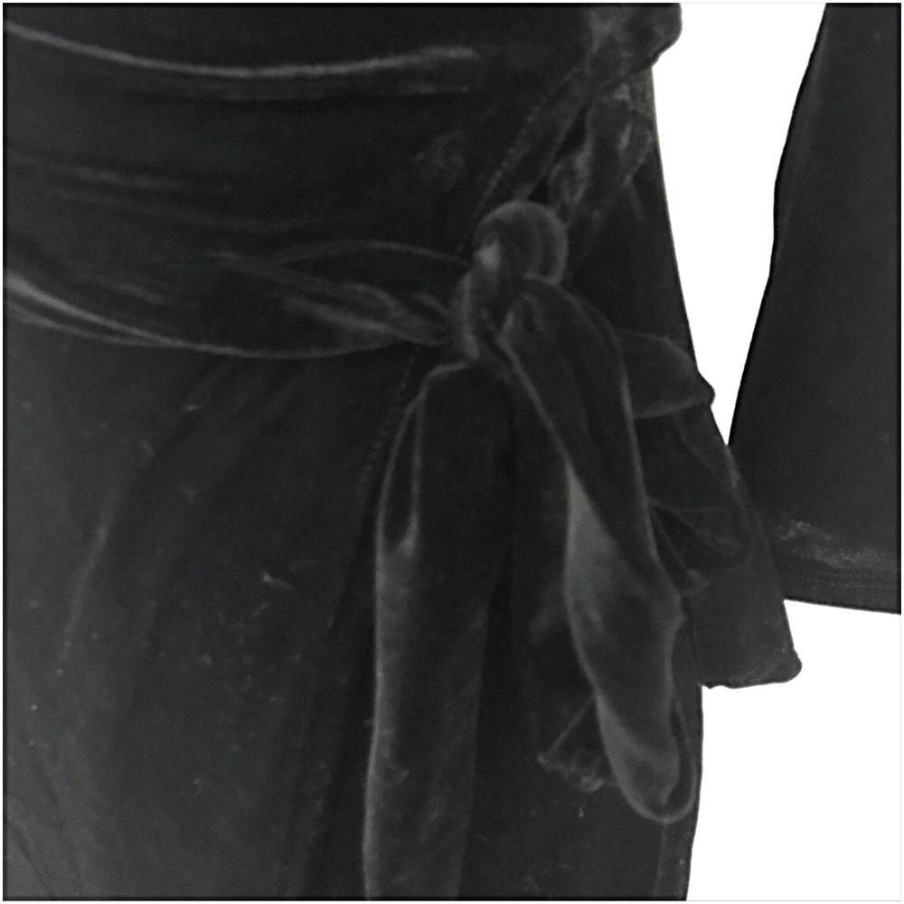 💥HOTSALE💥Black Velvet Wraparound LBD Dress S/M - Picture 6 of 6