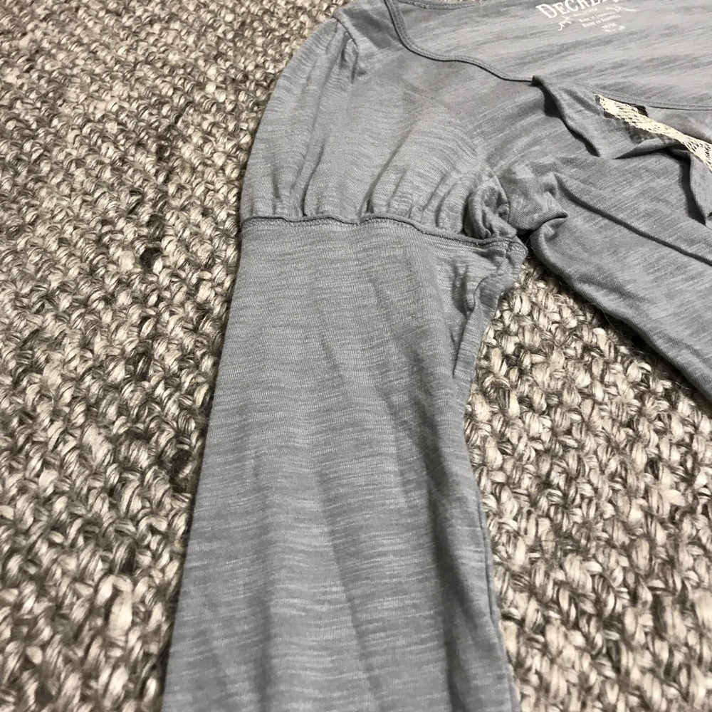 SALE 🙌🏻 Woman's Decree Long Sleeve Shirt - Picture 4 of 6