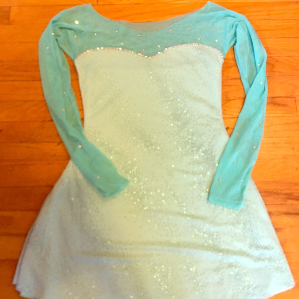 I figure skating competition dress frozen Elsa ⛸