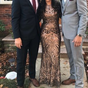 💥HOST PICK💥Betsy and Adam column gown