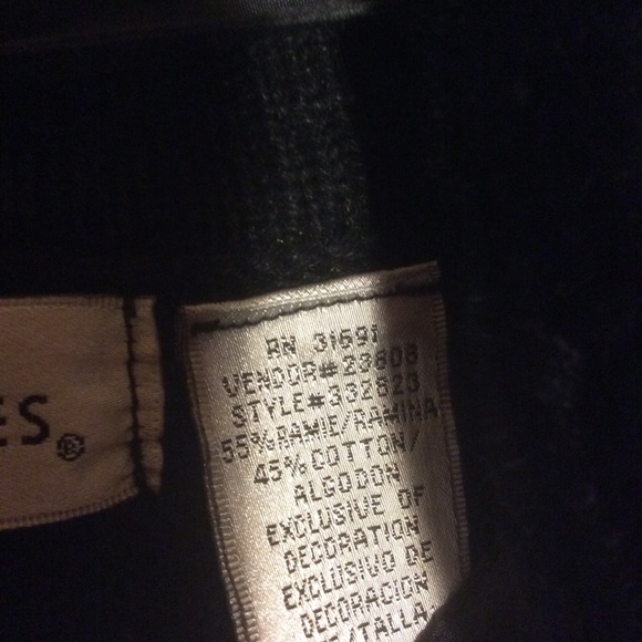 Victoria Jones PM Poinsetta Sequined Sweater - Picture 4 of 8