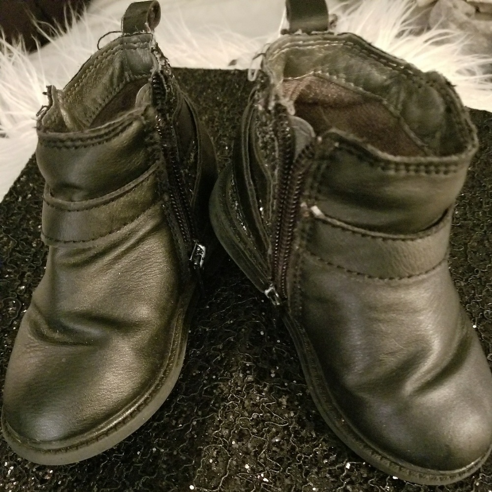 Boots - Picture 2 of 3