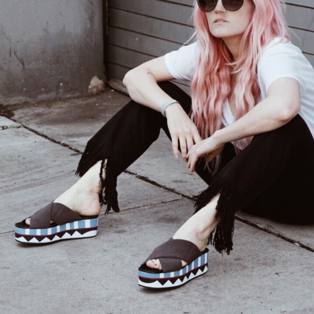 TAKING FIRST OFFER Free people platform sandals