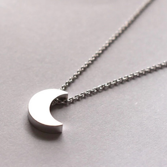 SILVER Crescent Moon ♡ Necklace GIFT - Picture 2 of 5