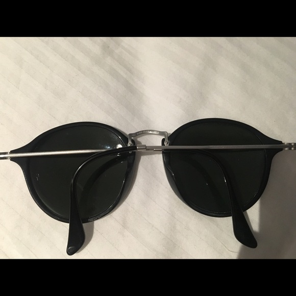 Black Ray Ban sunglasses
