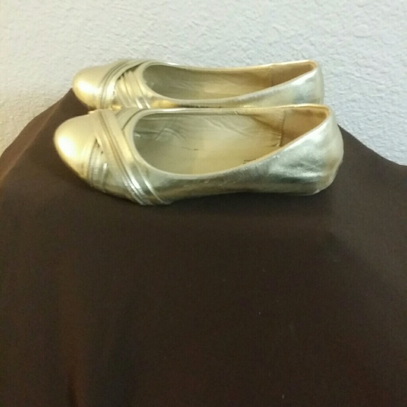 gold shoes size 2
