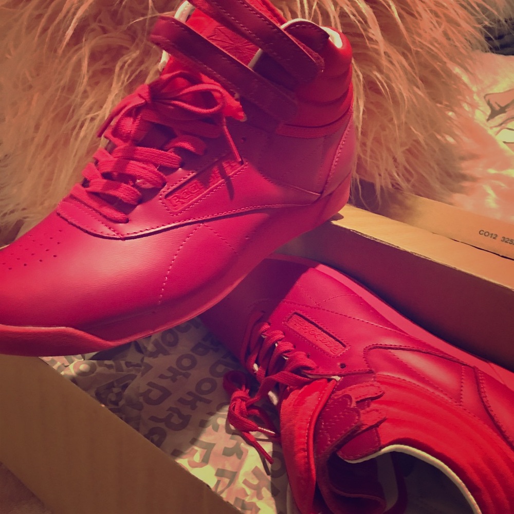 Hot Pink Reebok high top classics brand new!