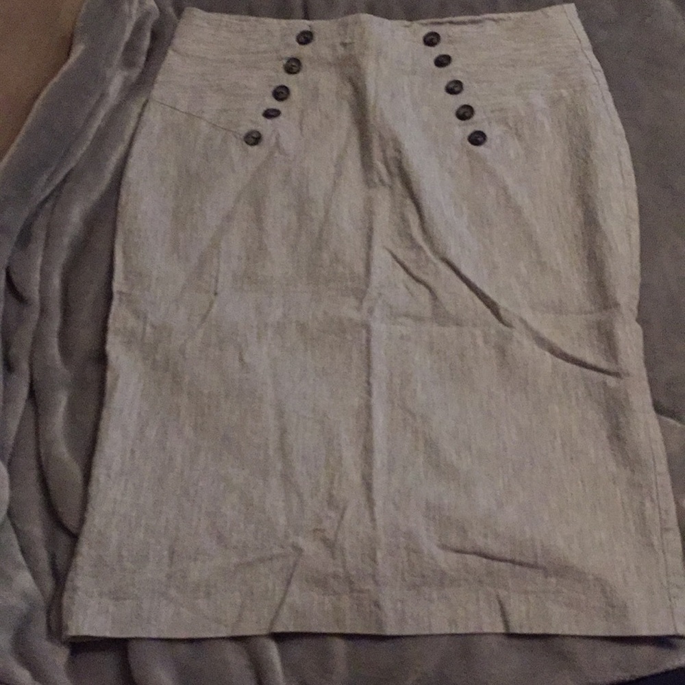 Pencil skirt with small back slit