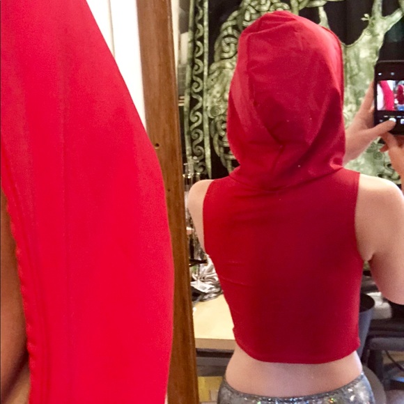 Red hooded crop top lace up rave Melisandre hood - Picture 6 of 8