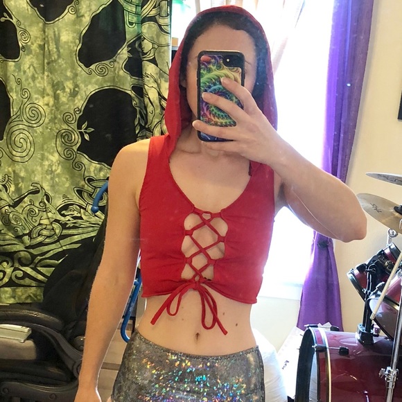 Red hooded crop top lace up rave Melisandre hood - Picture 2 of 8