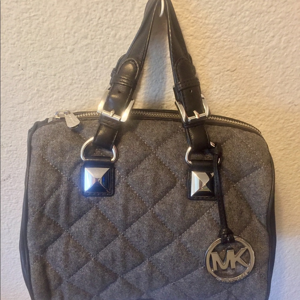 xxxSOLDxxx  Michael Kors Quilted Grayson Handbag