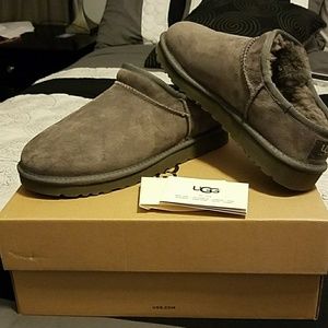 UGG Australia Women's  Classic Slipper Grey 8 M