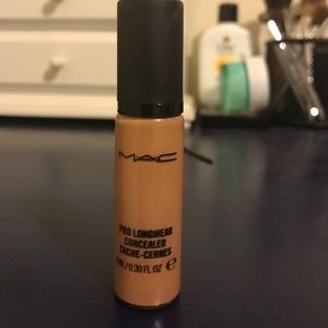 MAC concealer