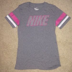 NIKE T-SHIRT GREAT CONDITION SIZE SMALL