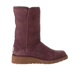 🔴FINAL PRICE🔴 NWT UGG Amie boots in Cordova