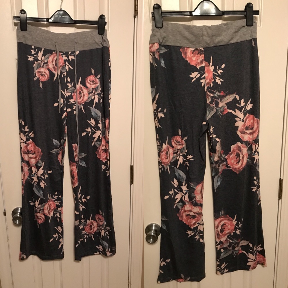 Cute floral comfy pants 💐