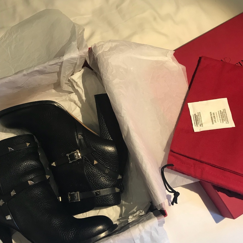 VALENTINO ROCK-STUD BOOTS!!! - Picture 4 of 5