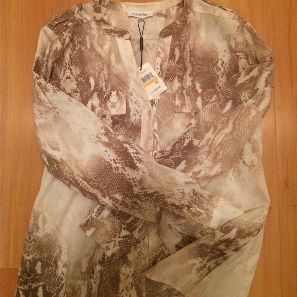 NWT Calvin Klein button down blouse S