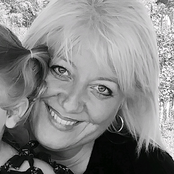 Meet your Posher, Kara - Picture 1 of 1