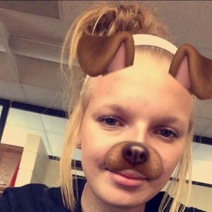 Meet your Posher, Danielle