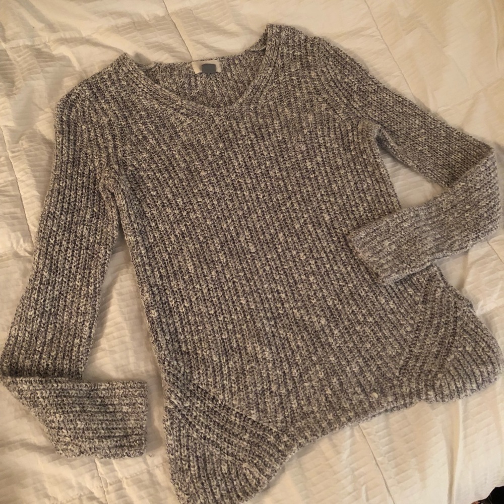 Old Navy Grey knit sweater