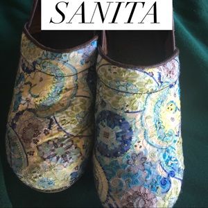 Sanita blue floral embroidered clogs nursing shoes