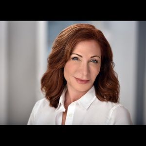 Meet your Posher, Annamaria