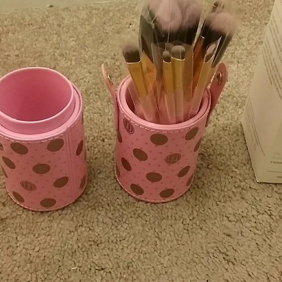 Make up brushes - Picture 3 of 4