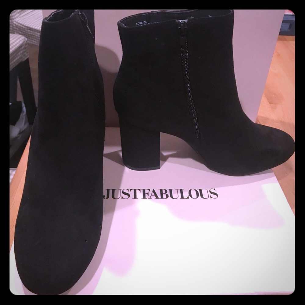 Super FAB Black faux sued booties 👢