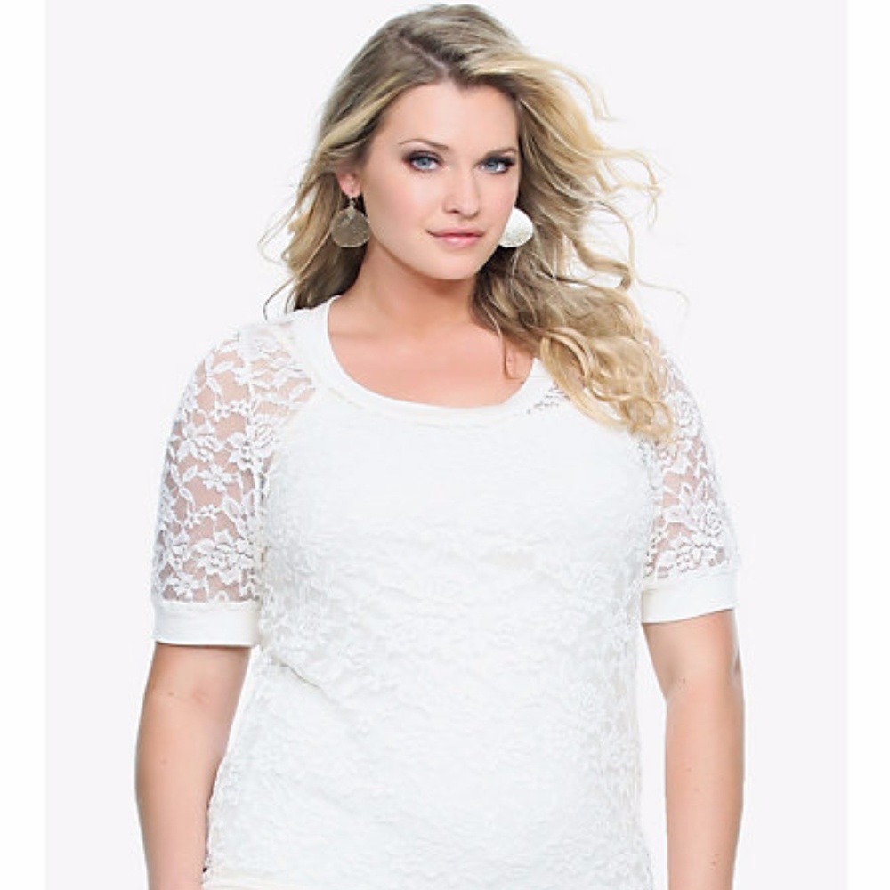 NWT Torrid Ivory Lace Top size 3