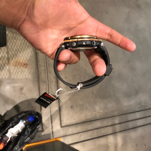 G-SHOCK. Rose Gold. New unworn